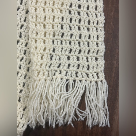 Handcrafted Cream Crocheted Scarf - Picture 7 of 7